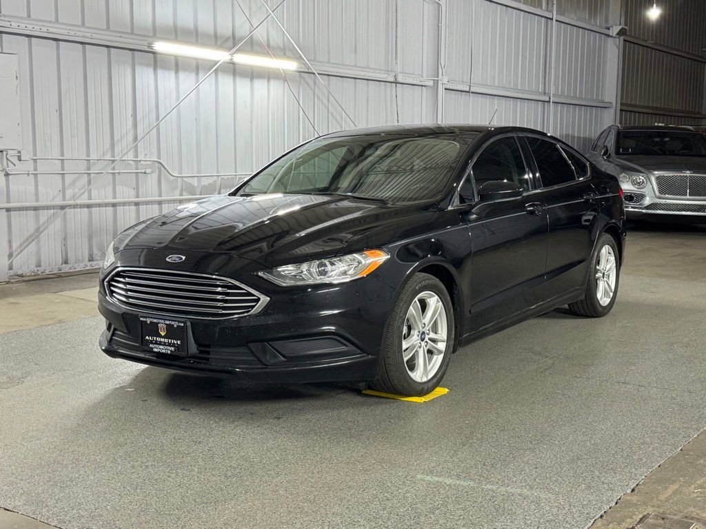 Used 2018 Ford Fusion SE w/ Fusion SE Technology Package FWD image 1