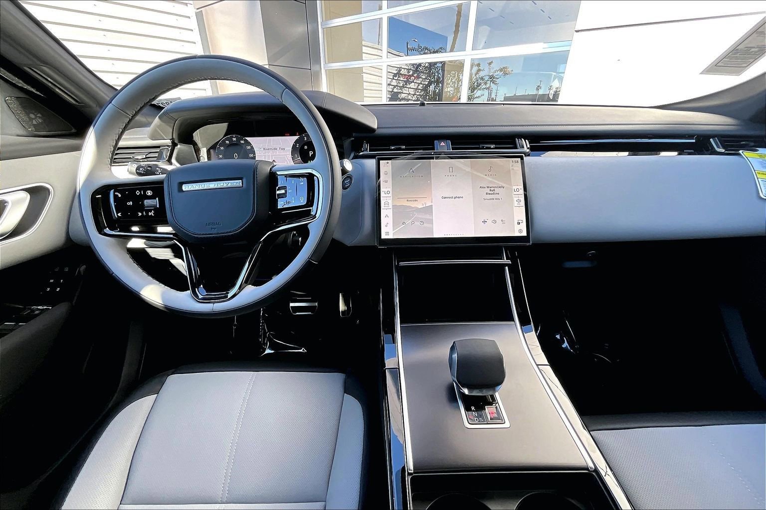 New 2026 Land Rover Range Rover Velar Dynamic SE image 5