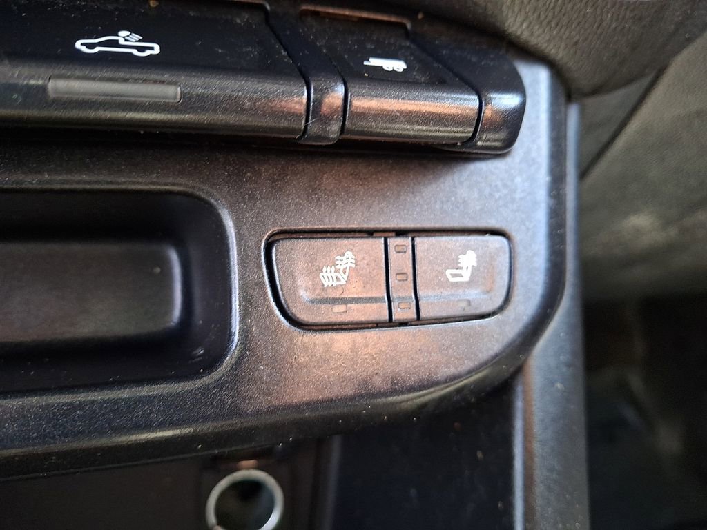 Used 2015 GMC Canyon SLT AWD/4WD image 25