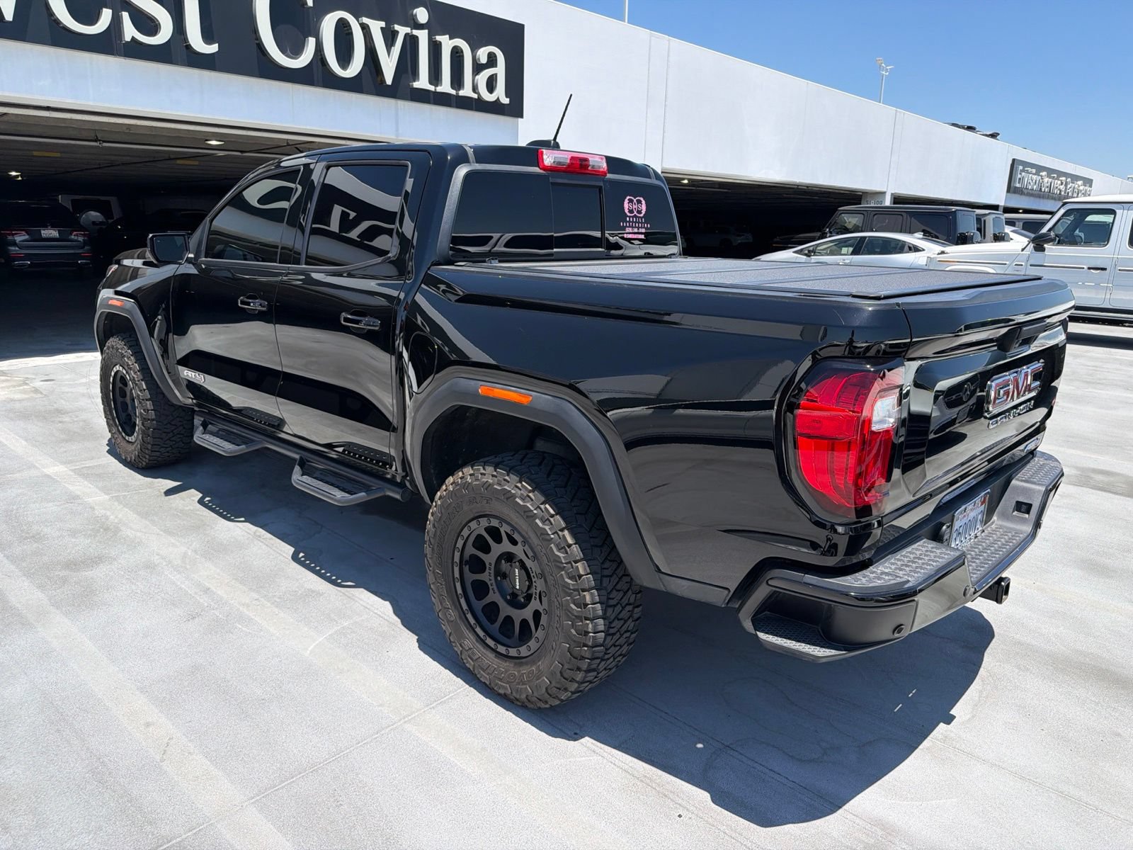 Used 2023 GMC Canyon AT4 w/ AT4 Premium Package AWD/4WD image 3