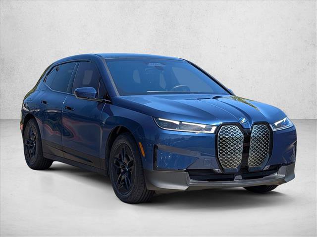Certified 2023 BMW iX xDrive50 w/ Premium Package AWD/4WD image 3