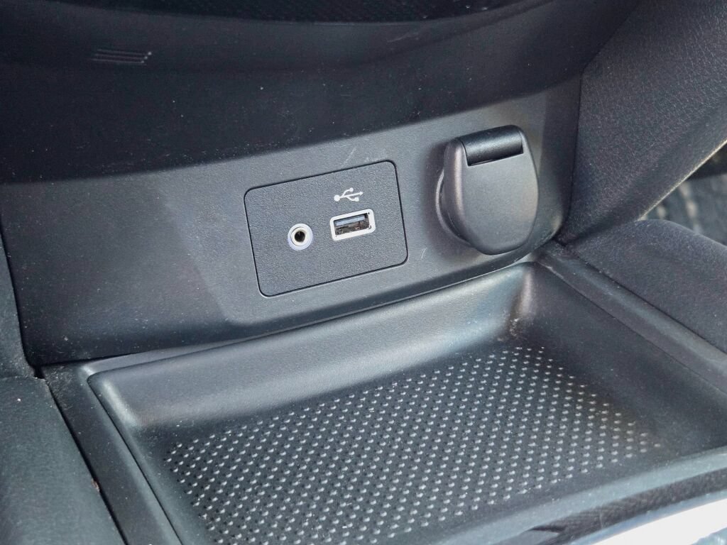 Used 2018 Nissan Rogue SV FWD image 28