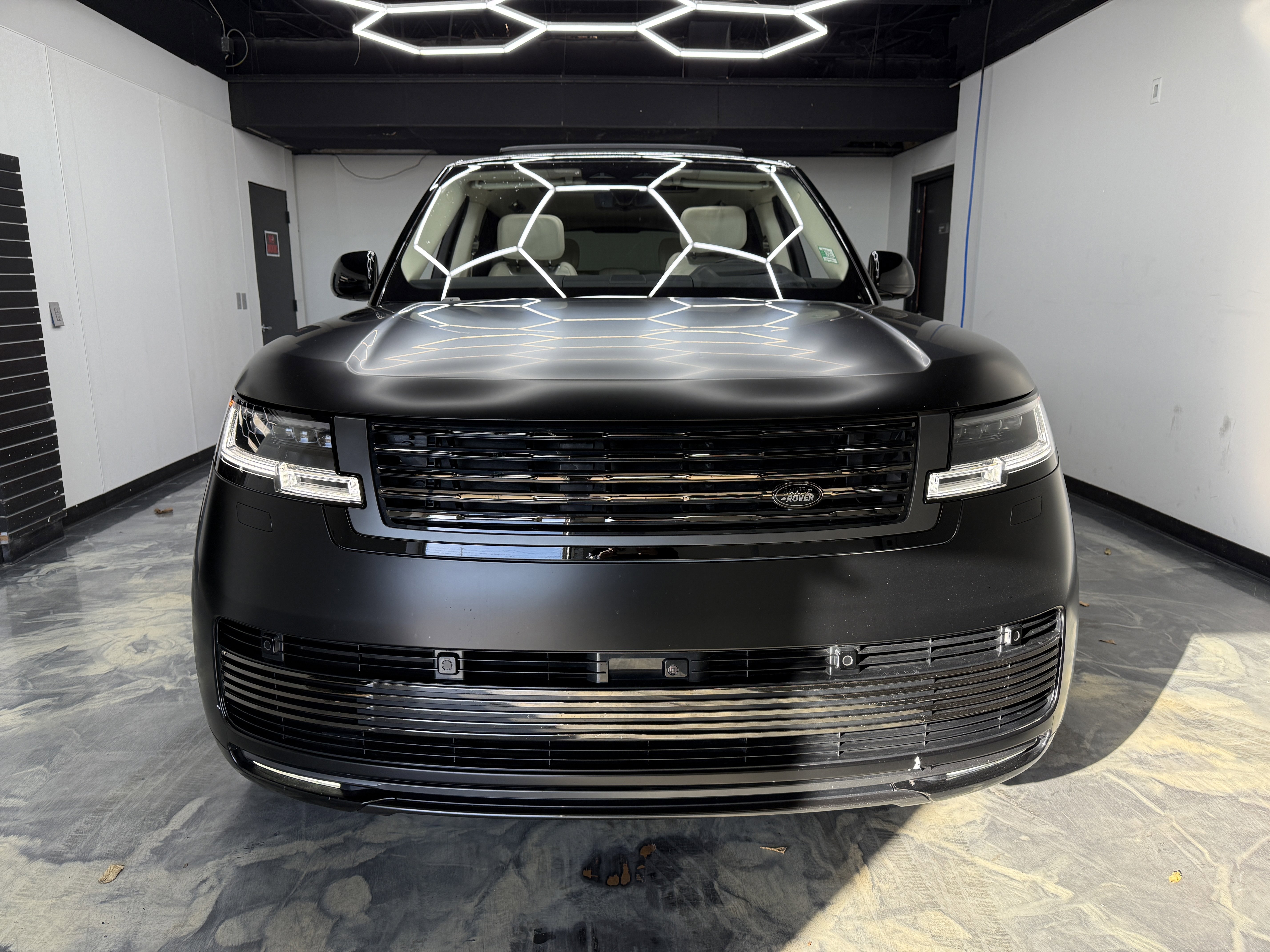 Used 2023 Land Rover Range Rover SV image 8