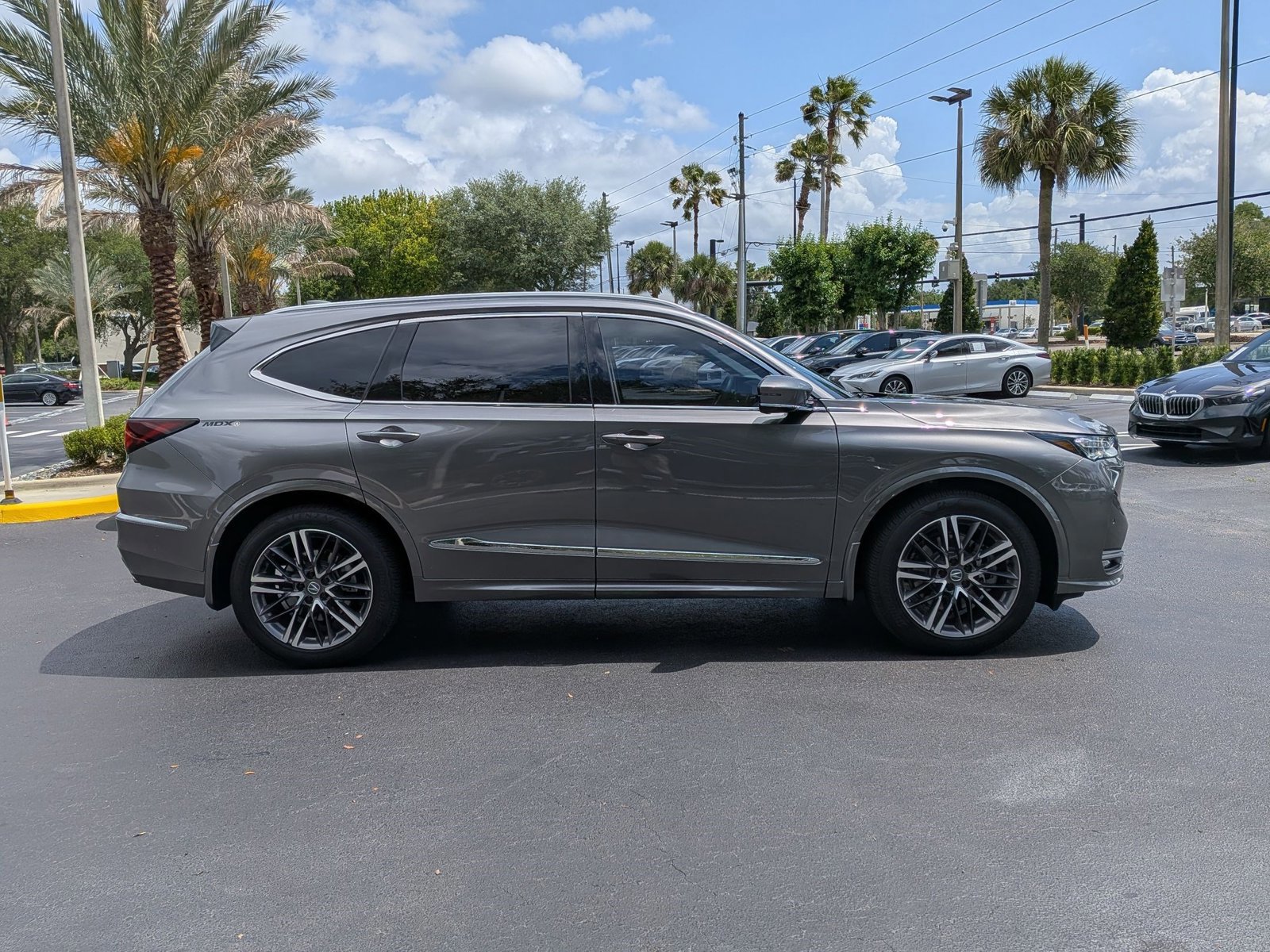 Used 2025 Acura MDX SH-AWD w/ Advance Package image 8