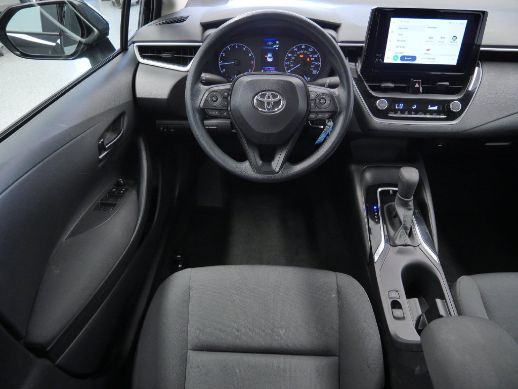 Used 2025 Toyota Corolla LE FWD image 17