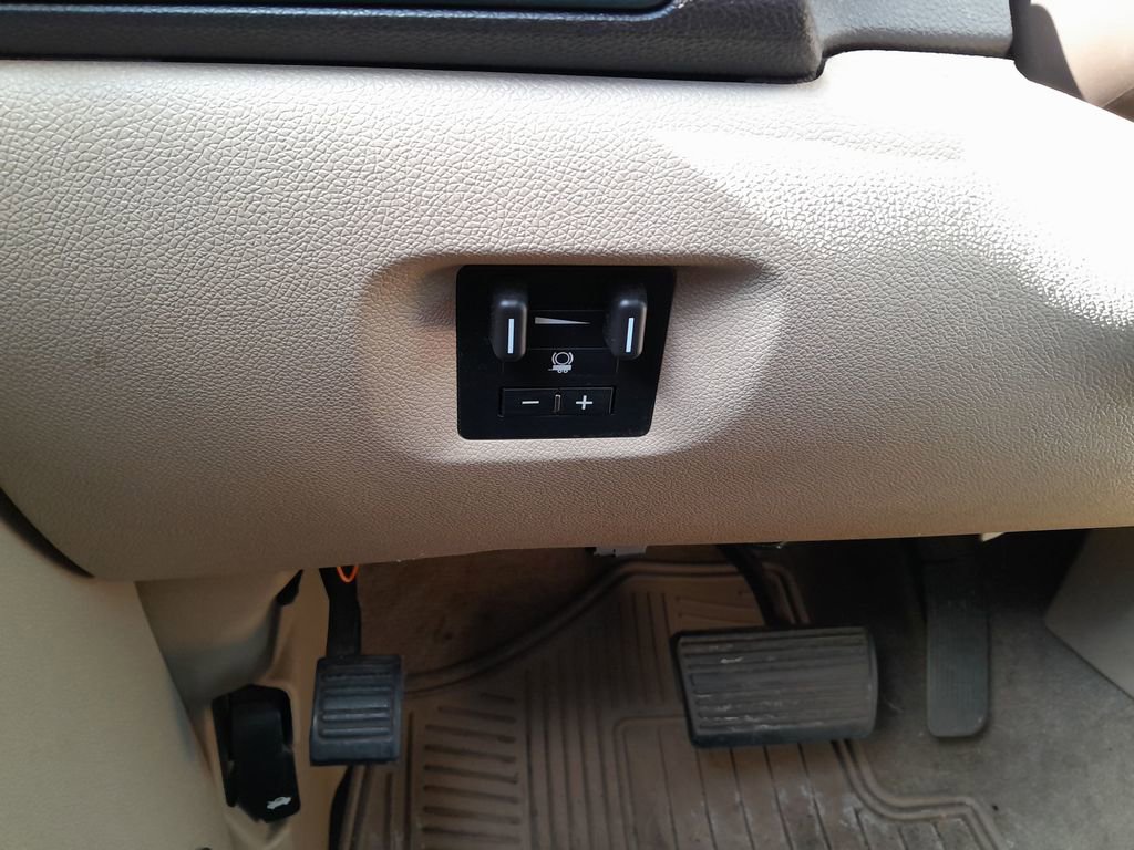 Used 2012 GMC Yukon Denali AWD/4WD image 16