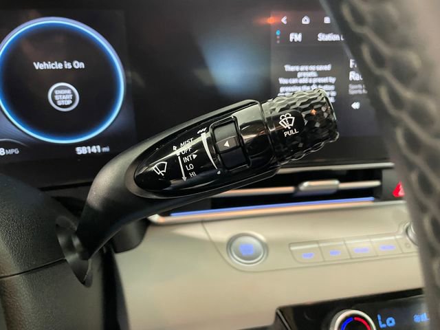 Used 2023 Hyundai Elantra Limited image 15