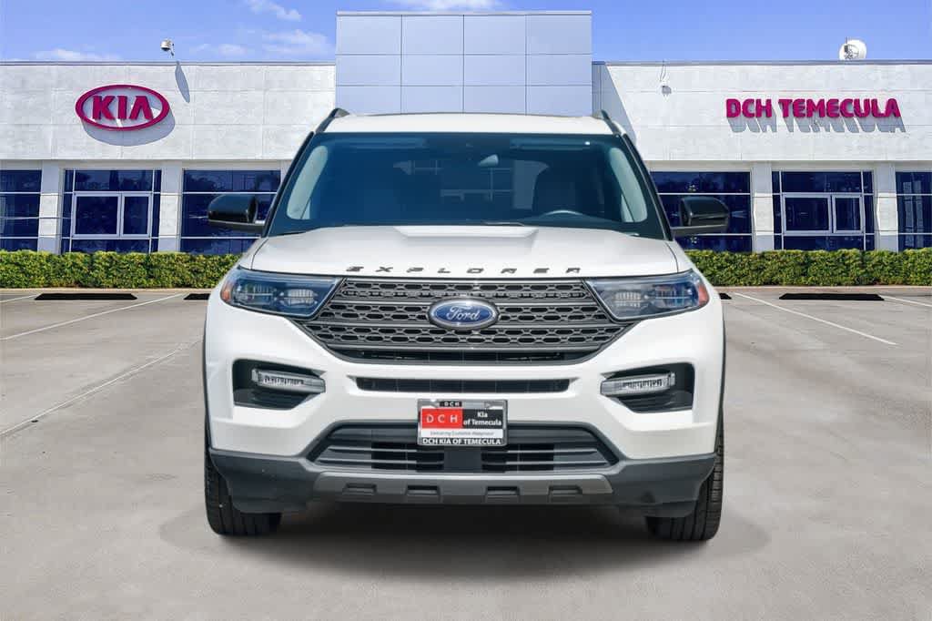 Used 2022 Ford Explorer XLT w/ Equipment Group 202A RWD image 2