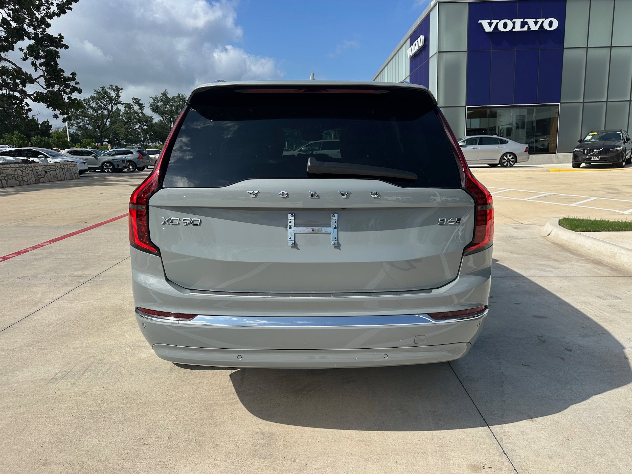 Used 2026 Volvo XC90 B6 Plus w/ Protection Package Premier AWD/4WD image 5