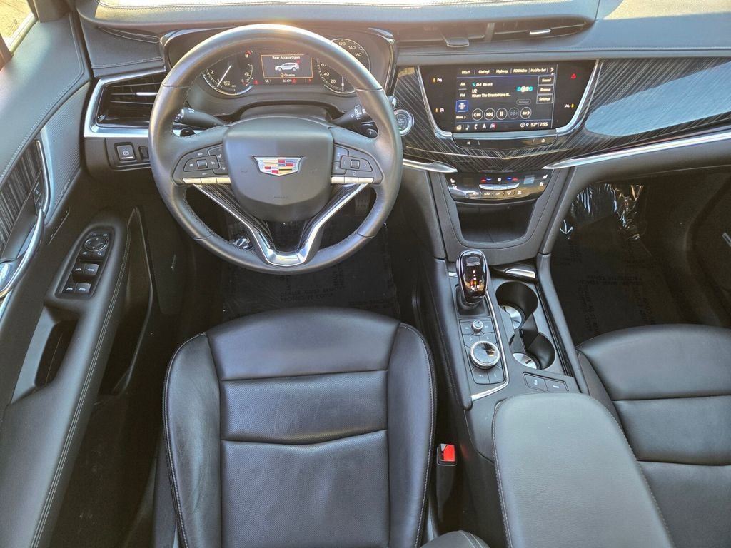 Used 2025 Cadillac XT6 Premium Luxury image 12