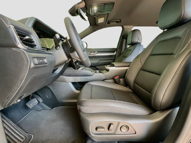 New 2027 GMC Terrain Elevation w/ Elevation Premium Package FWD image 15