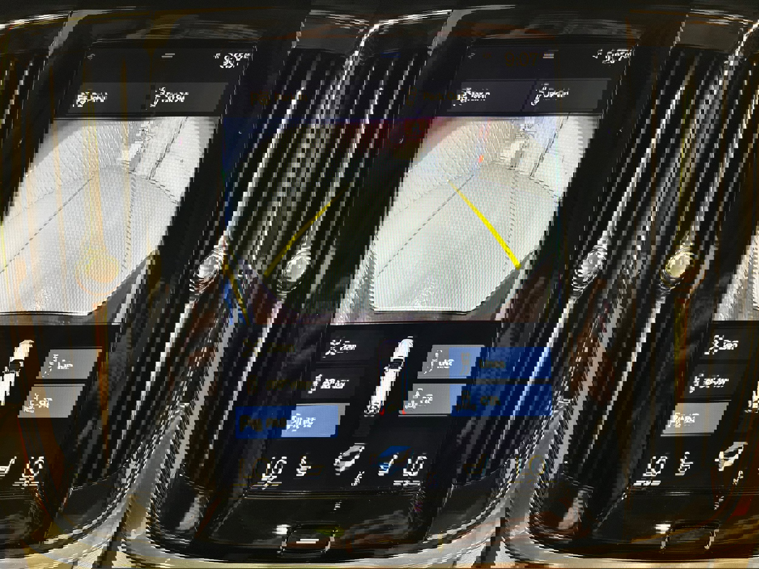 Used 2017 Volvo V90 T6 Cross Country image 9