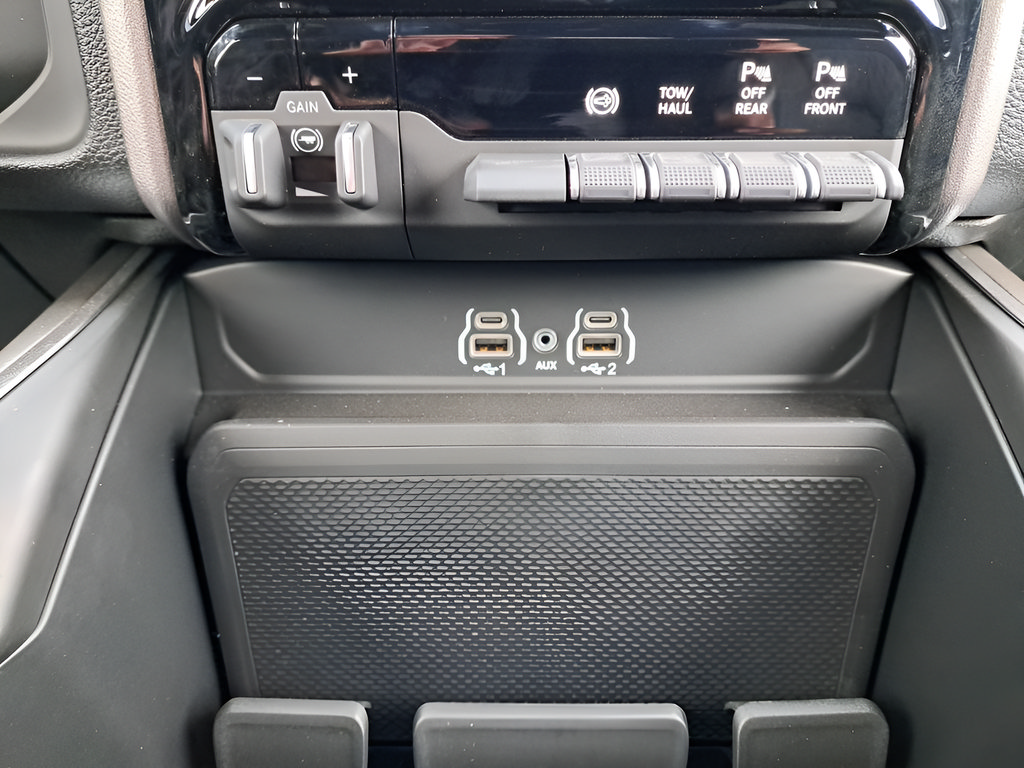 New 2026 RAM 3500 Big Horn AWD/4WD image 21