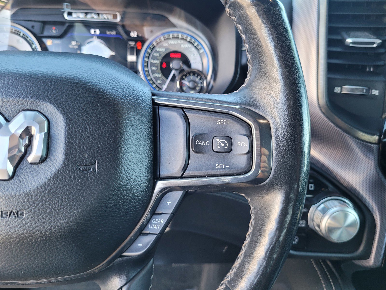 Used 2021 RAM 1500 Limited AWD/4WD image 23