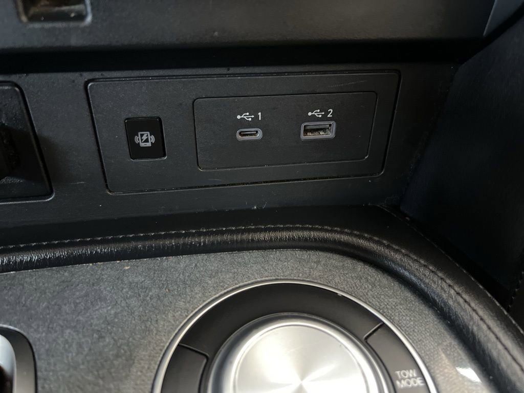 Used 2021 Nissan Armada SV image 36