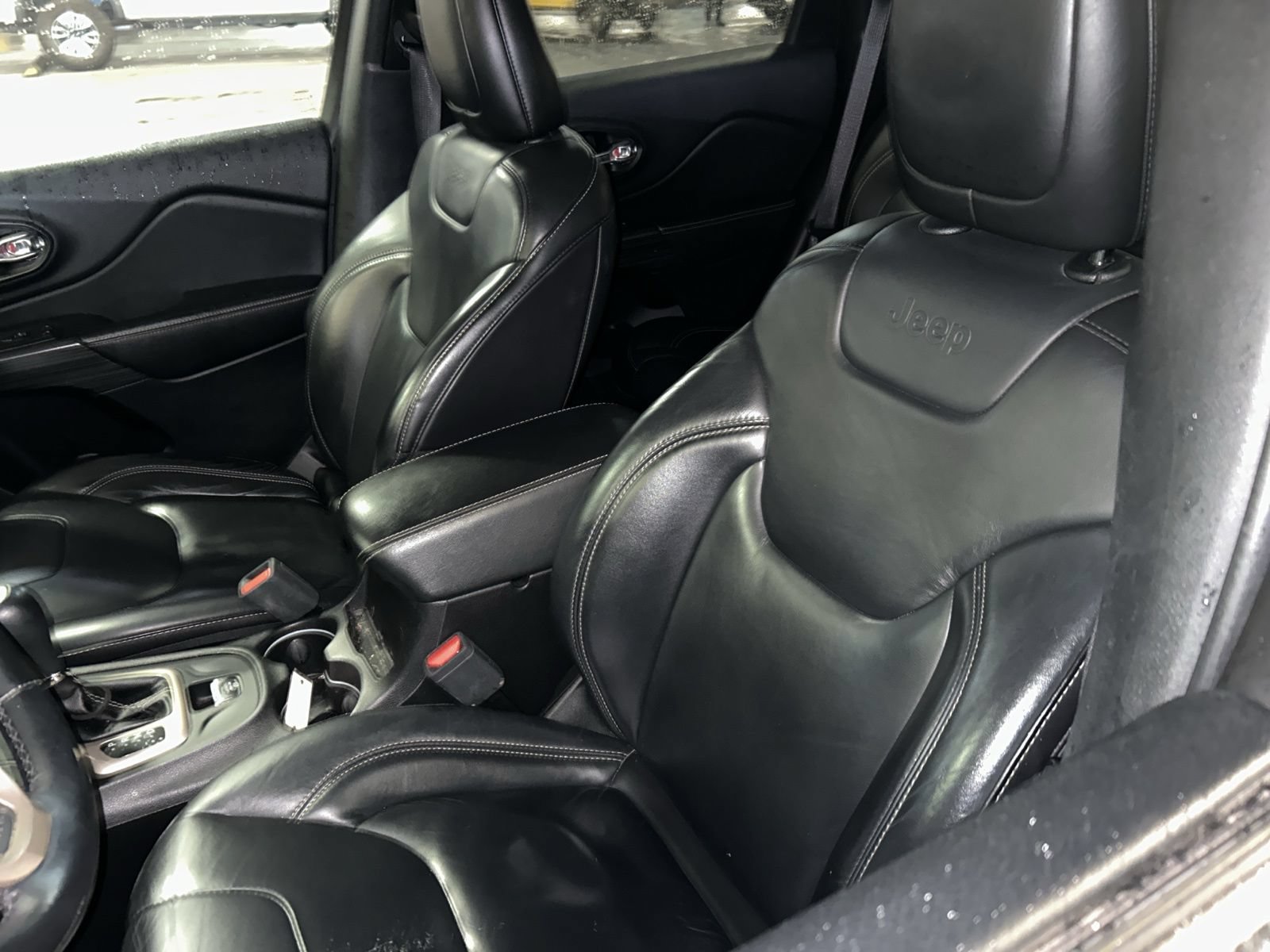 Used 2017 Jeep Cherokee Limited AWD/4WD image 10