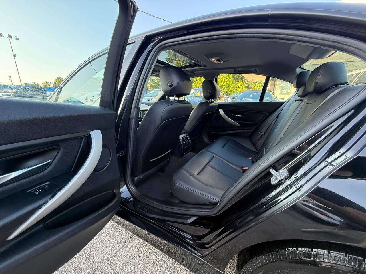 Used 2016 BMW 320i xDrive Sedan AWD/4WD image 13