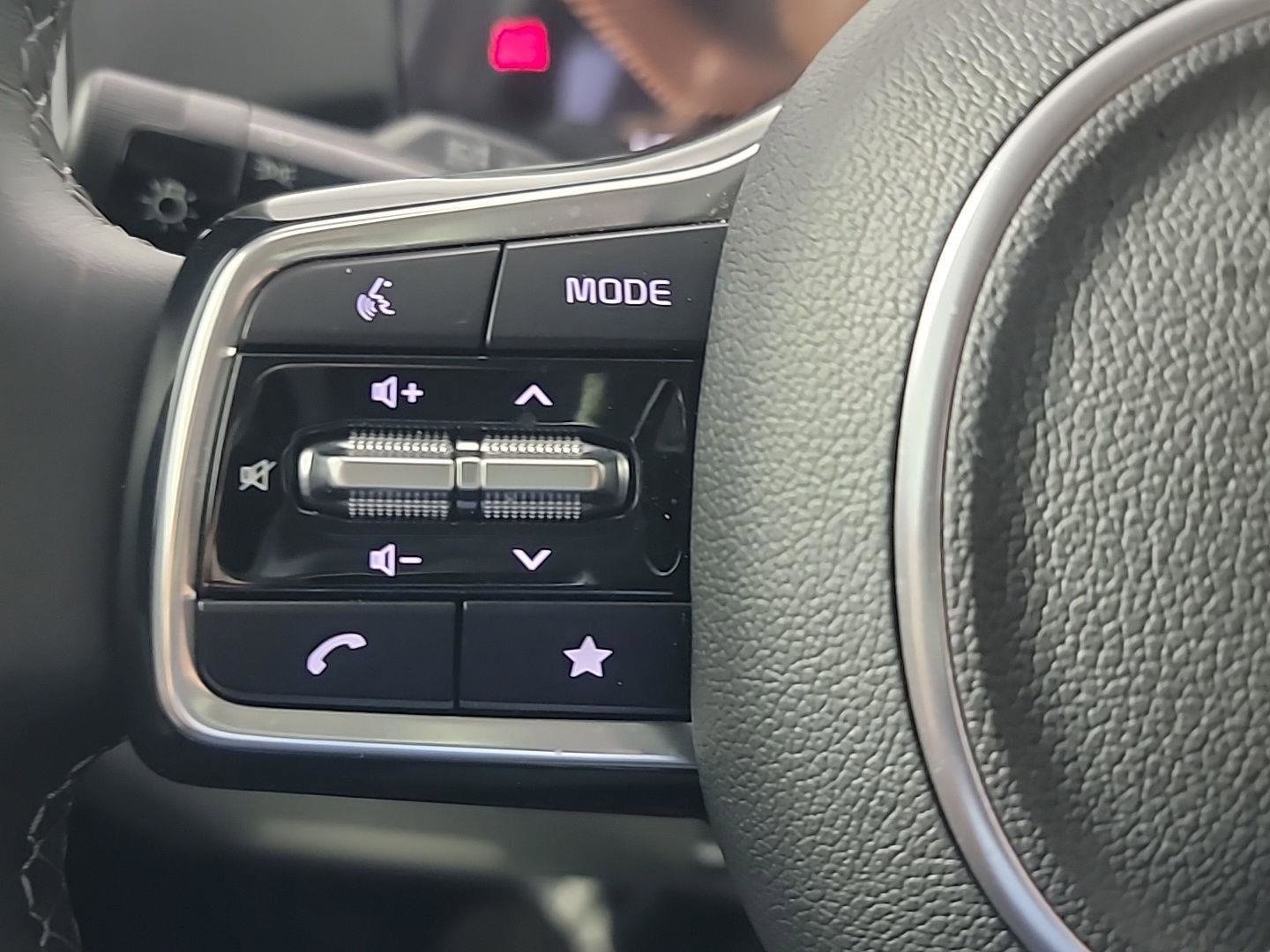 Used 2025 Kia Sorento S image 27