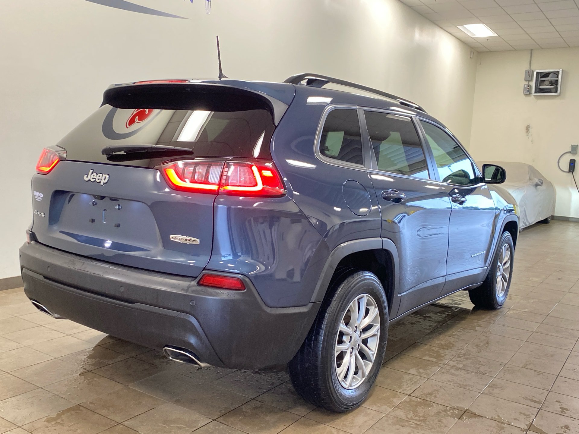 Used 2022 Jeep Cherokee Latitude Lux AWD/4WD image 8