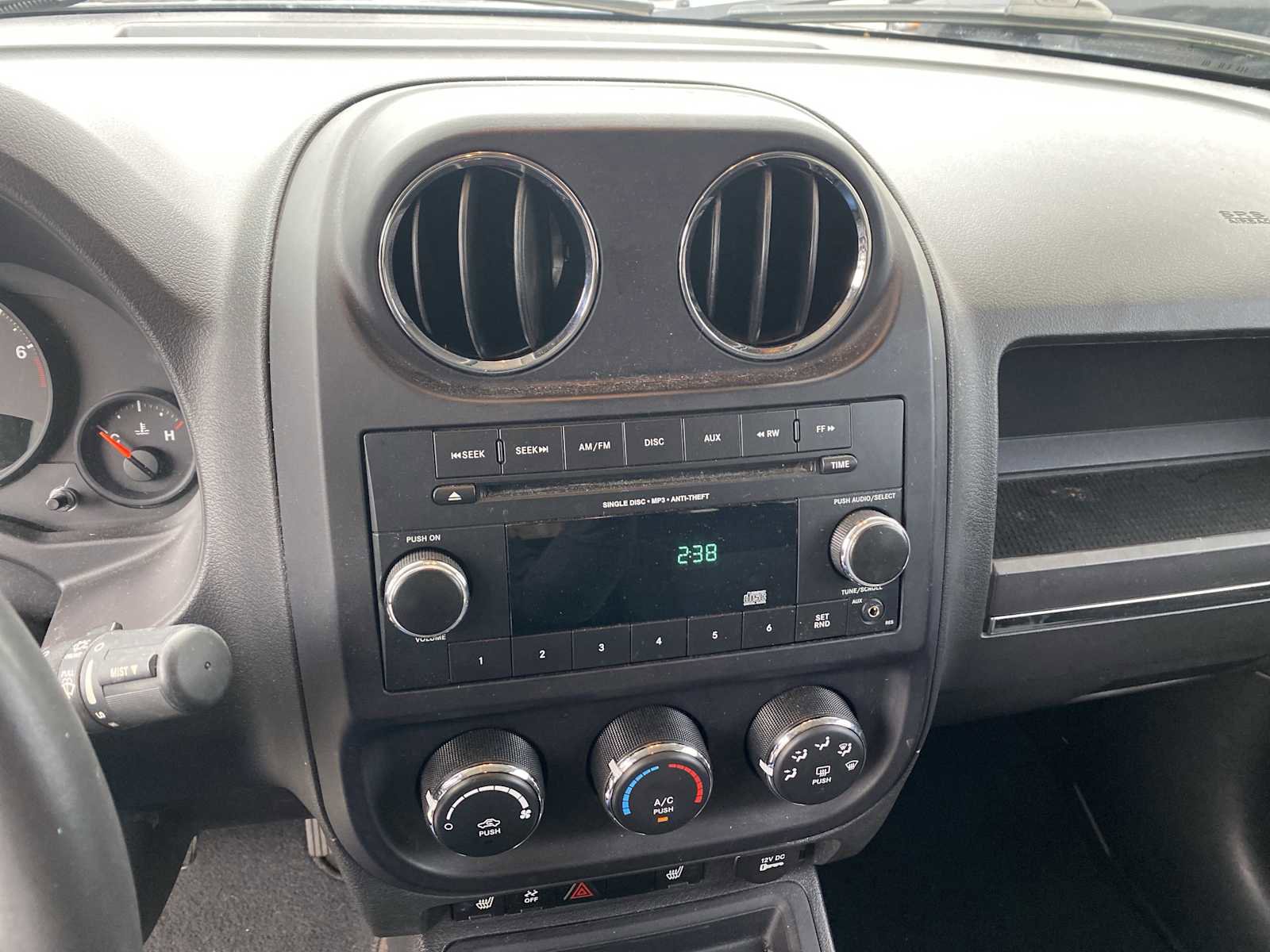 Used 2013 Jeep Patriot Latitude image 14