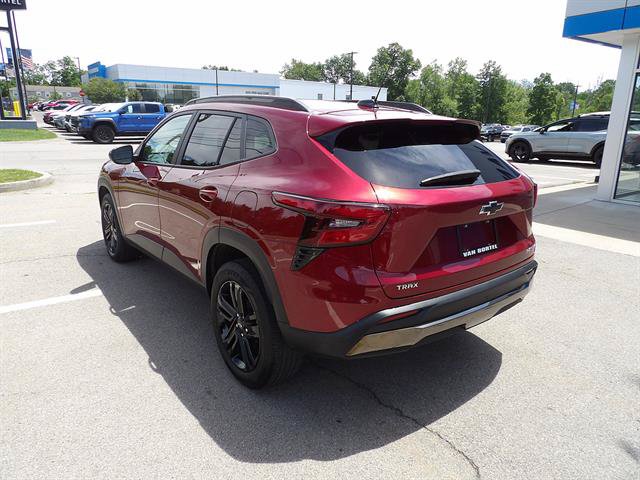 Certified 2024 Chevrolet Trax ACTIV w/ Driver Confidence Package FWD image 3