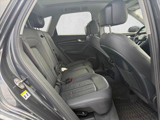 Used 2018 Audi Q5 2.0T Premium Plus w/ Premium Plus Package AWD/4WD image 12