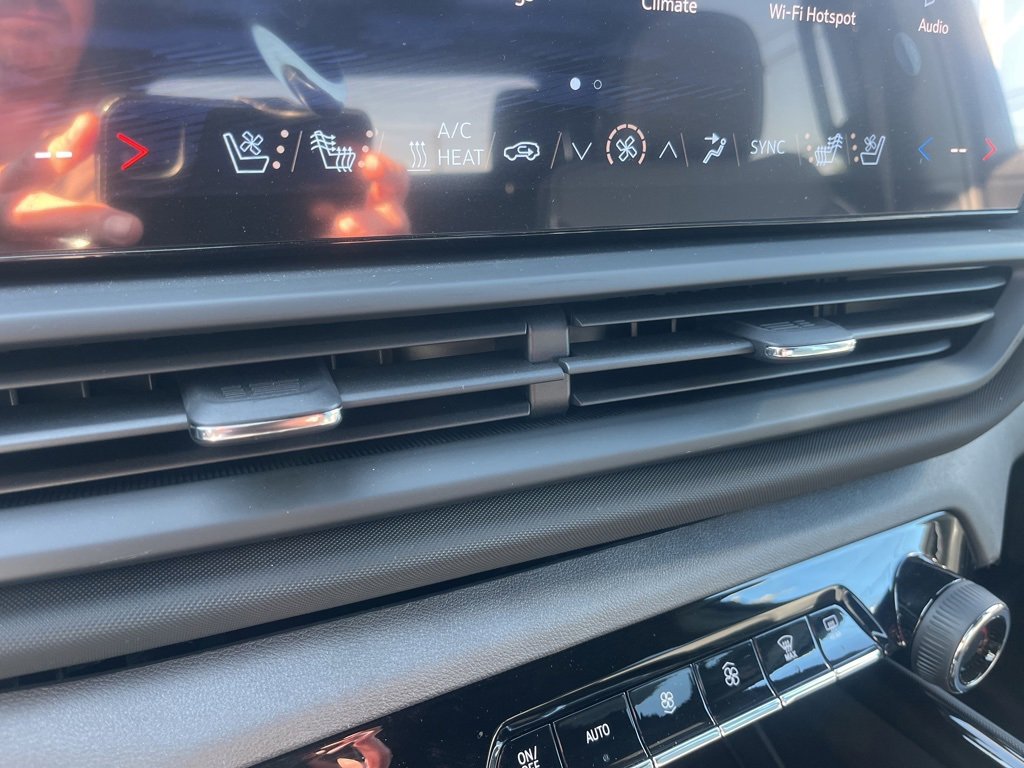 New 2025 Chevrolet Silverado EV LT image 22