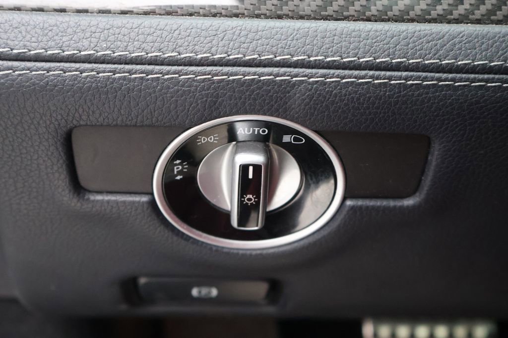 Used 2013 Mercedes-Benz SL 63 AMG image 32