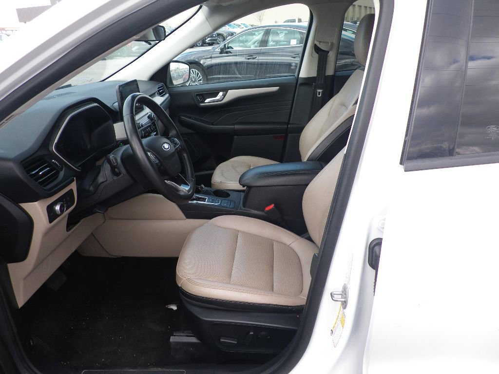 Used 2021 Ford Escape SEL w/ Technology Package image 9