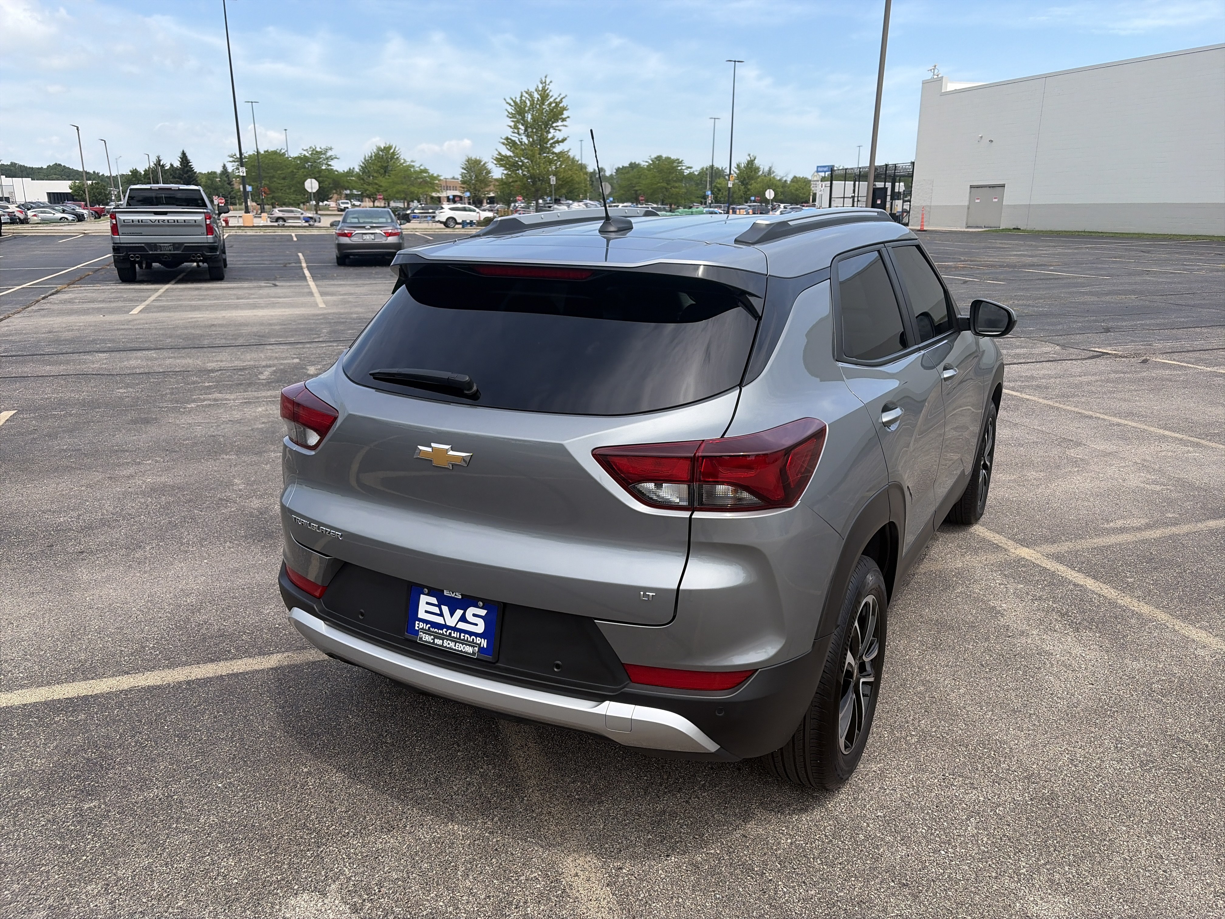 Used 2024 Chevrolet TrailBlazer LT w/ LT Cold Weather Package FWD image 6