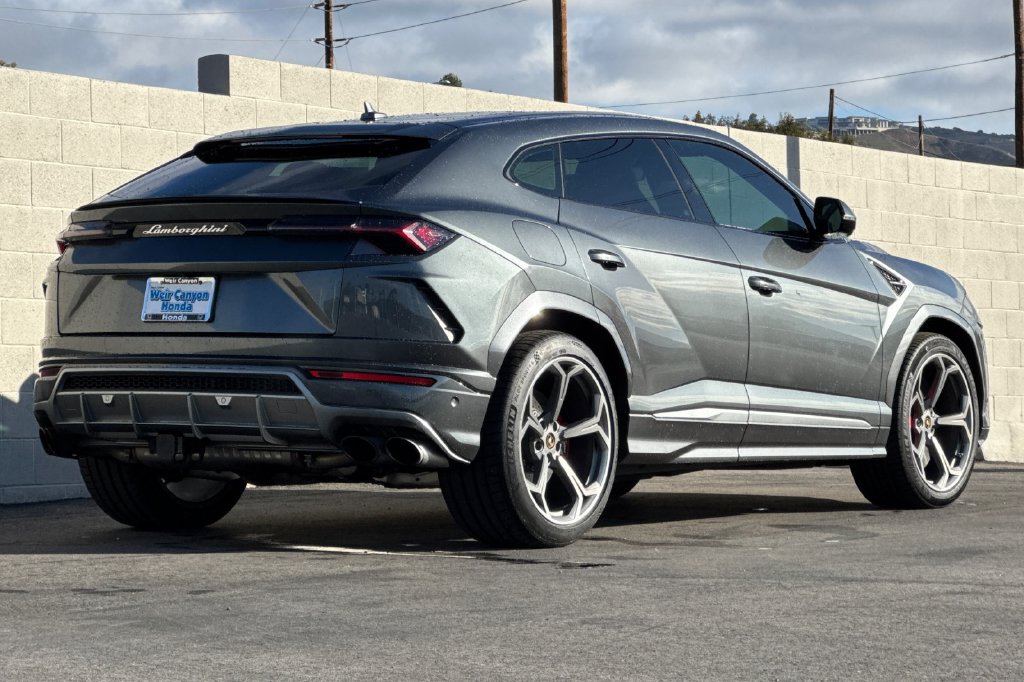 Used 2019 Lamborghini Urus AWD/4WD image 10