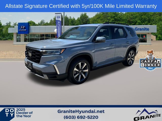 Used 2025 Honda Pilot Touring image 1