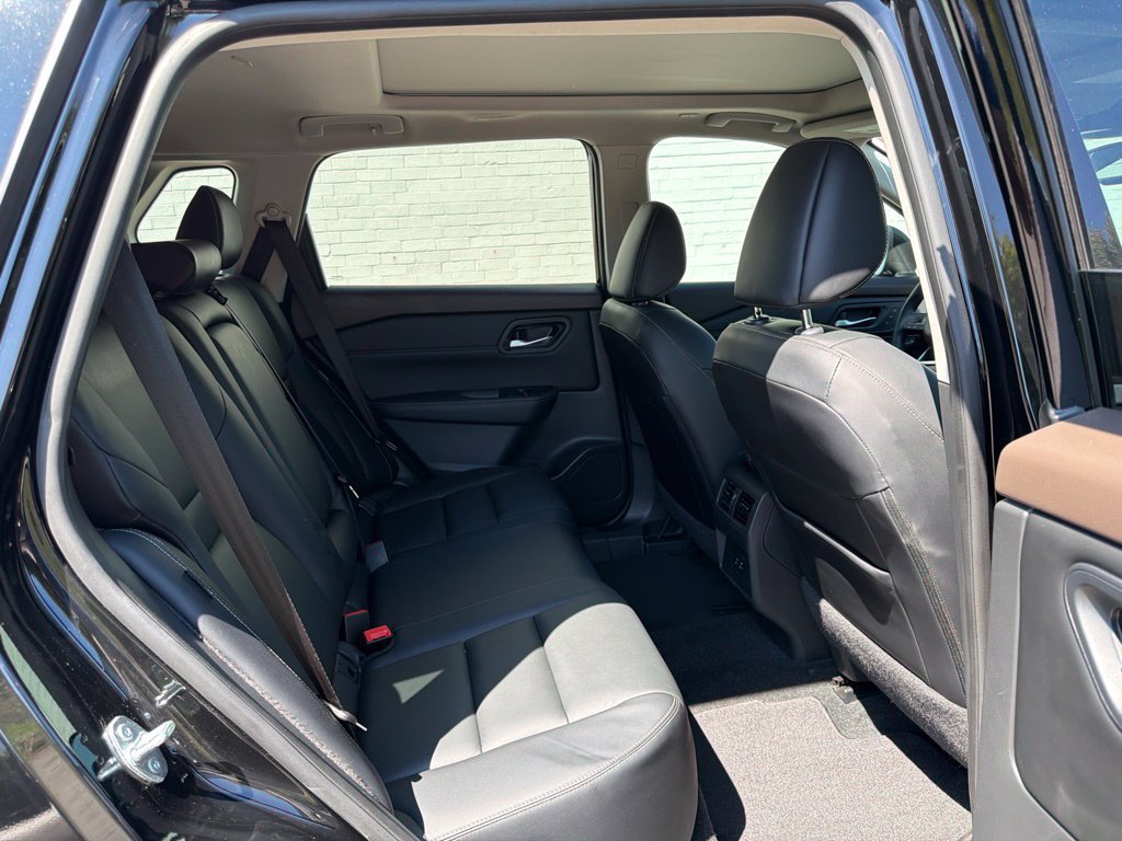 Used 2023 Nissan Rogue SL FWD image 10