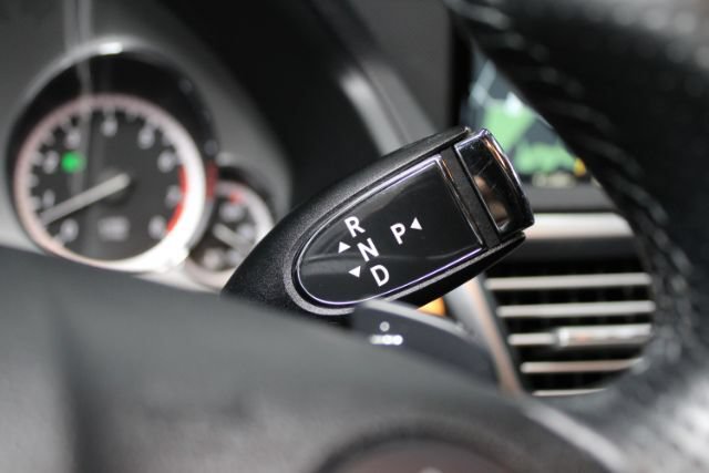 Used 2010 Mercedes-Benz E 550 Sedan w/ Premium 1 Pkg image 18