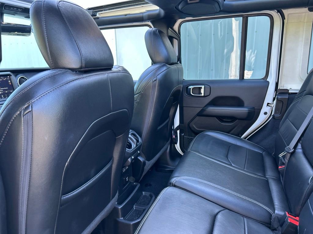 Used 2023 Jeep Wrangler Unlimited Sahara AWD/4WD image 31