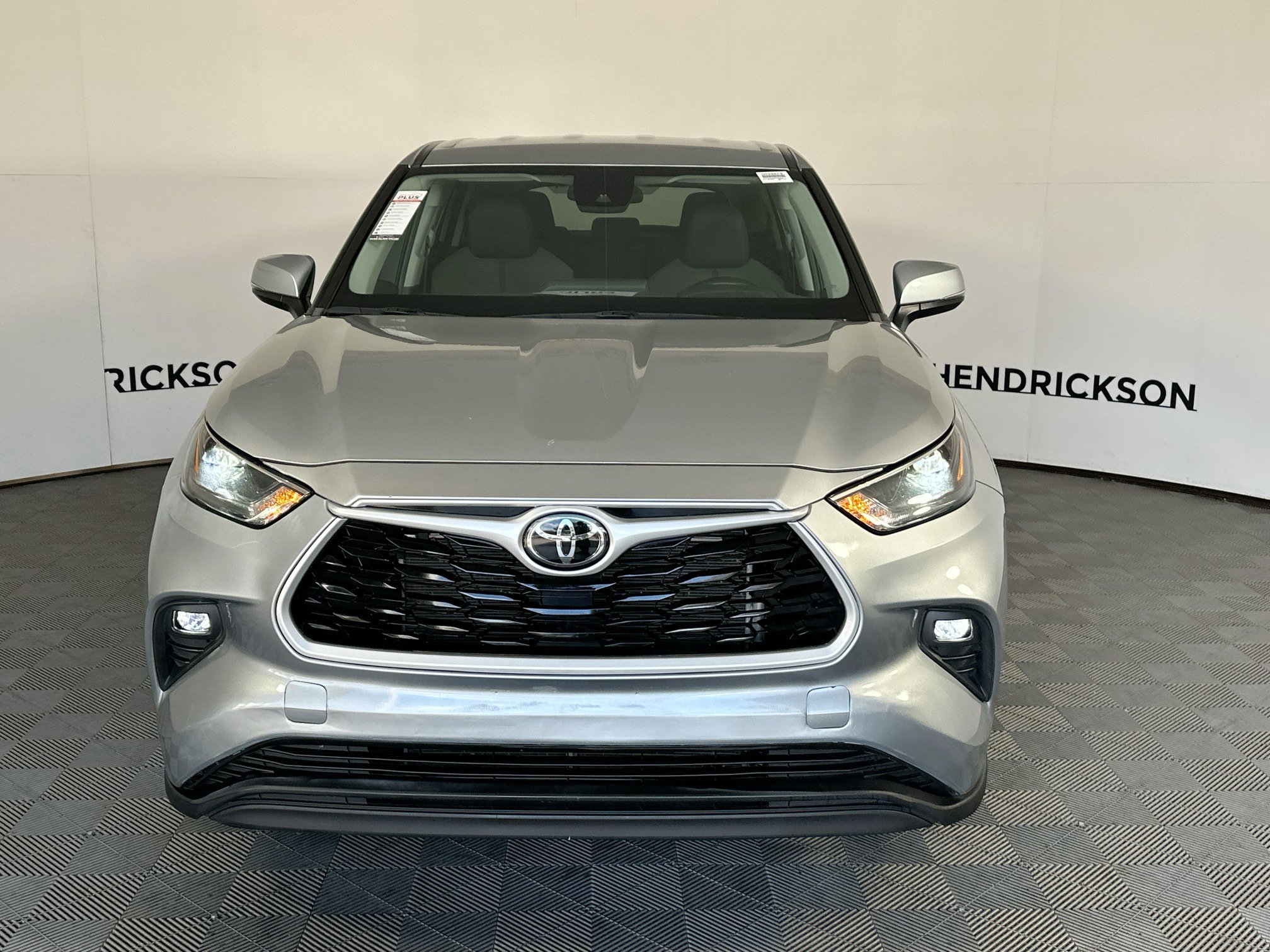 Used 2023 Toyota Highlander L image 8