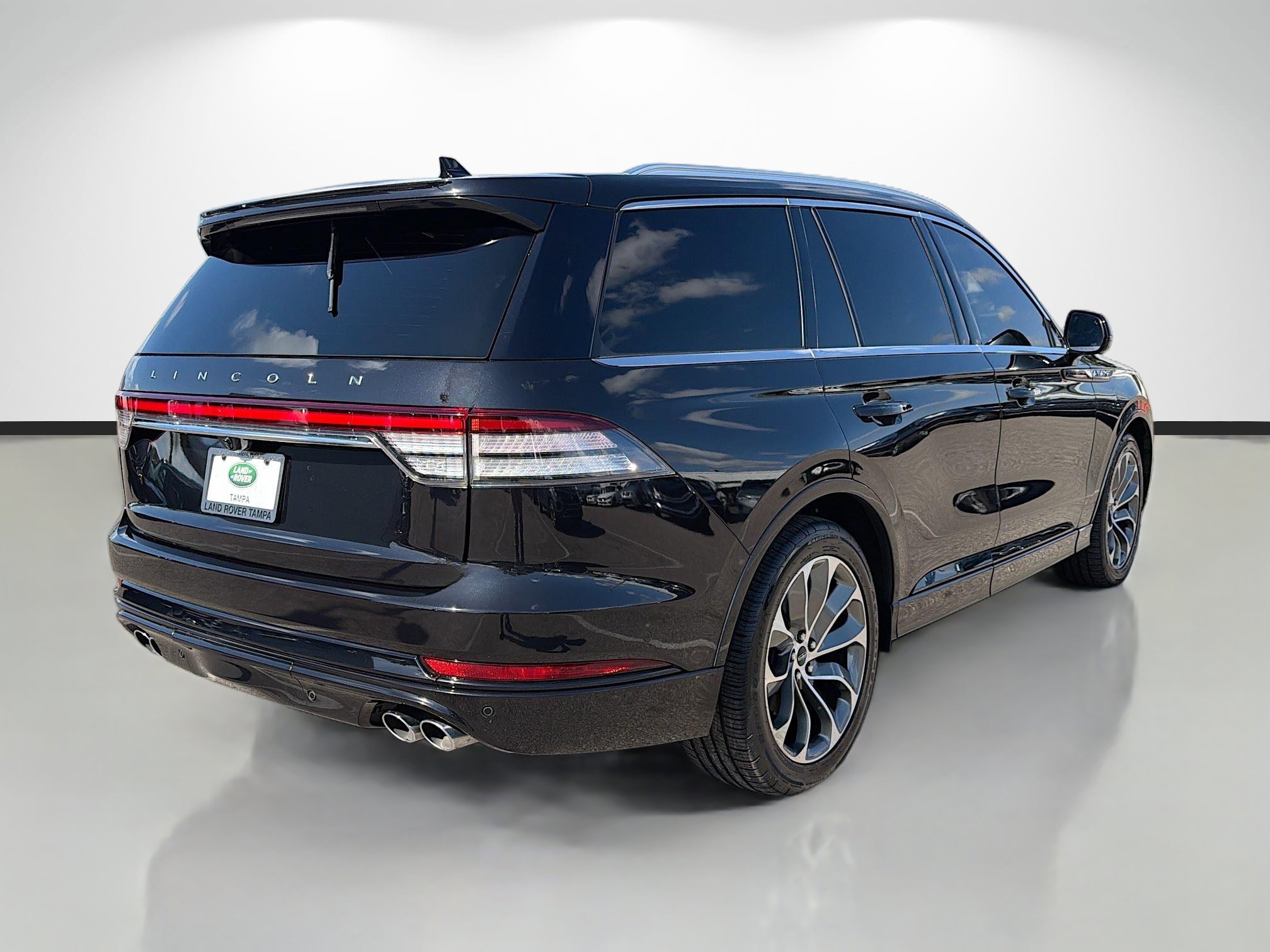 Used 2020 Lincoln Aviator Grand Touring w/ Equipment Group 302A image 5