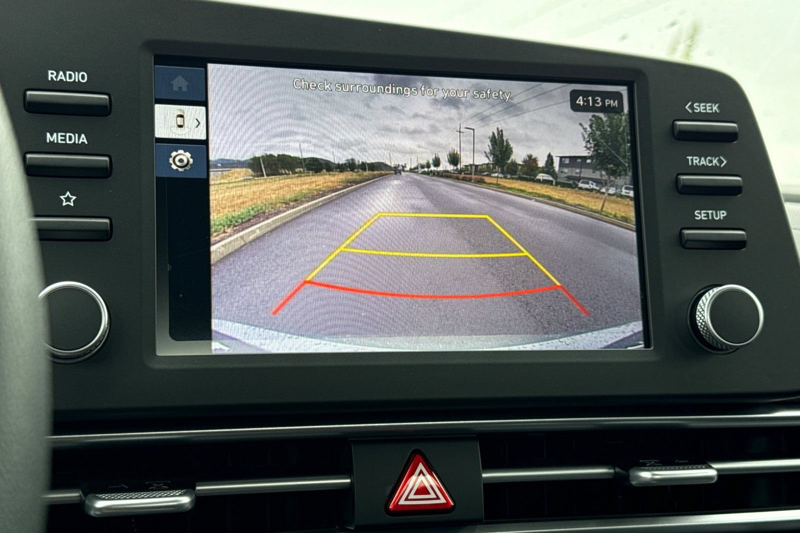 New 2026 Hyundai Elantra Hybrid FWD image 17