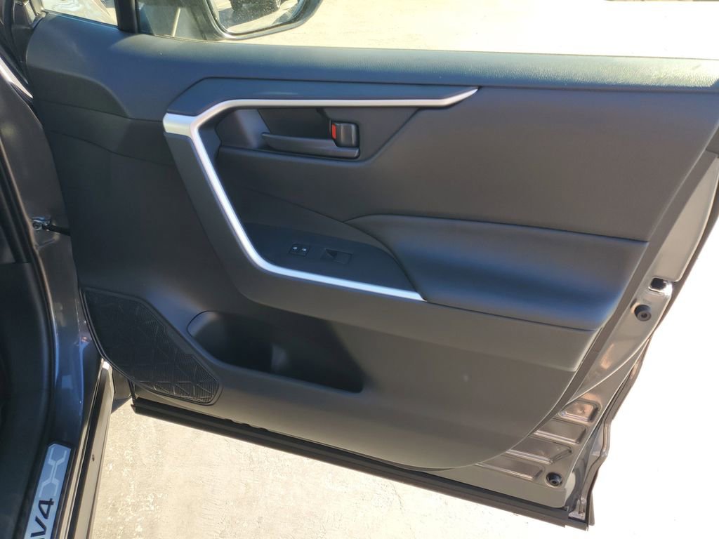 New 2025 Toyota RAV4 LE image 32