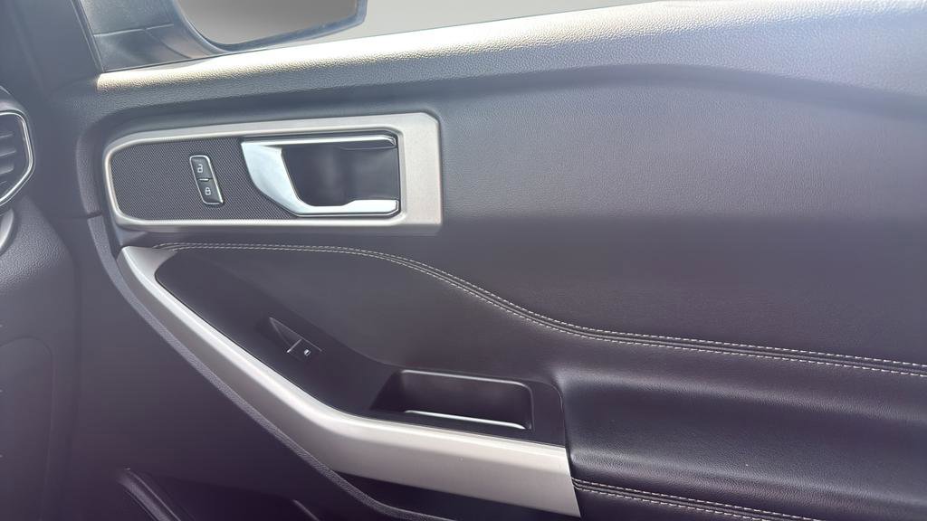 Used 2020 Ford Explorer XLT w/ Equipment Group 202A image 19