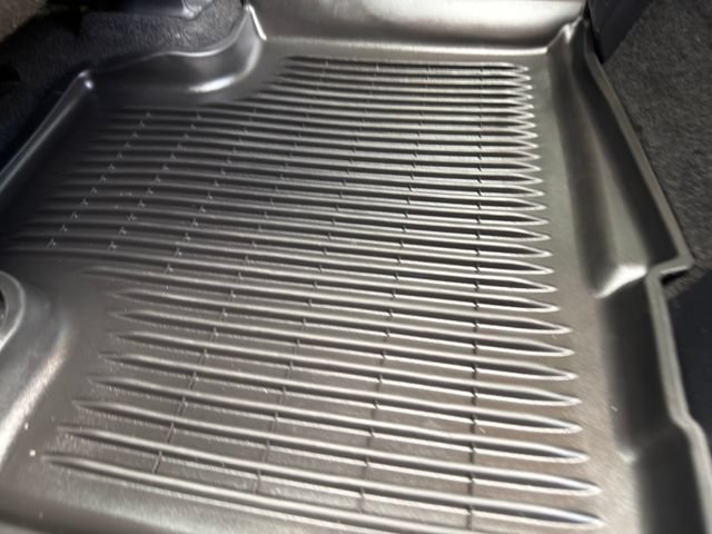 Used 2023 Toyota Highlander LE FWD image 25