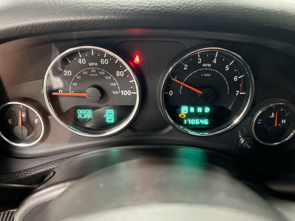 Used 2012 Jeep Wrangler Unlimited Sahara AWD/4WD image 12