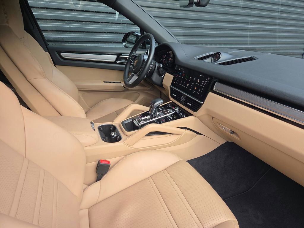 Certified 2023 Porsche Cayenne Platinum Edition AWD/4WD image 18