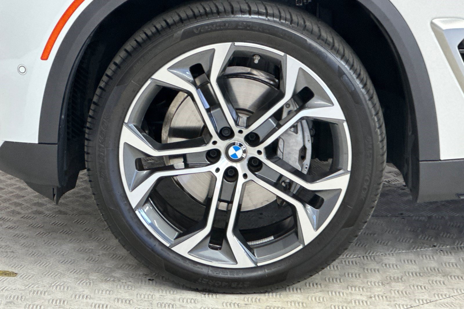 Used 2026 BMW X5 sDrive40i RWD image 12