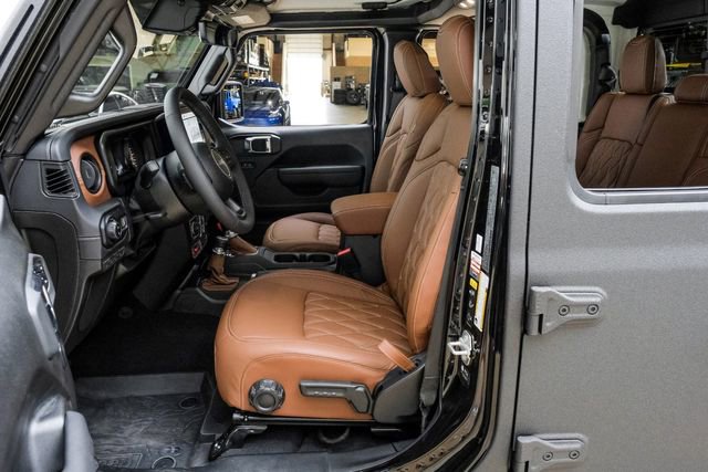 Used 2025 Jeep Gladiator Rubicon w/ Safety Group AWD/4WD image 14