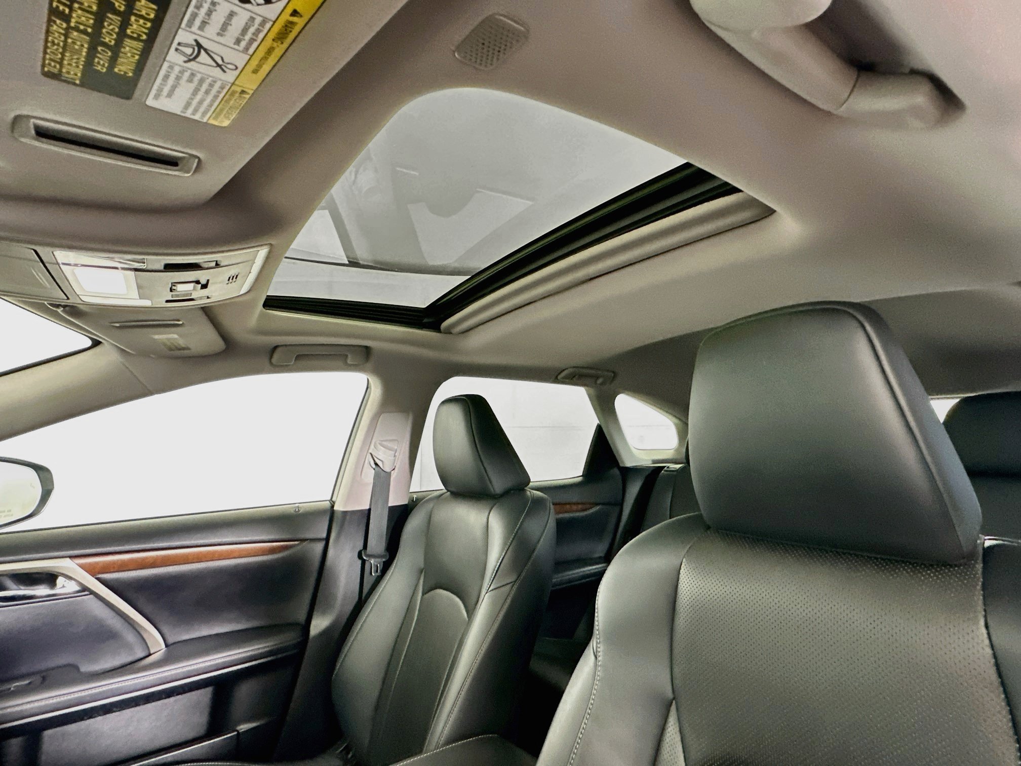 Used 2020 Lexus RX 450hL AWD w/ Premium Package image 26