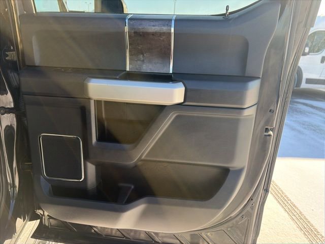 Used 2022 Ford F350 Lariat w/ Black Appearance Package image 12
