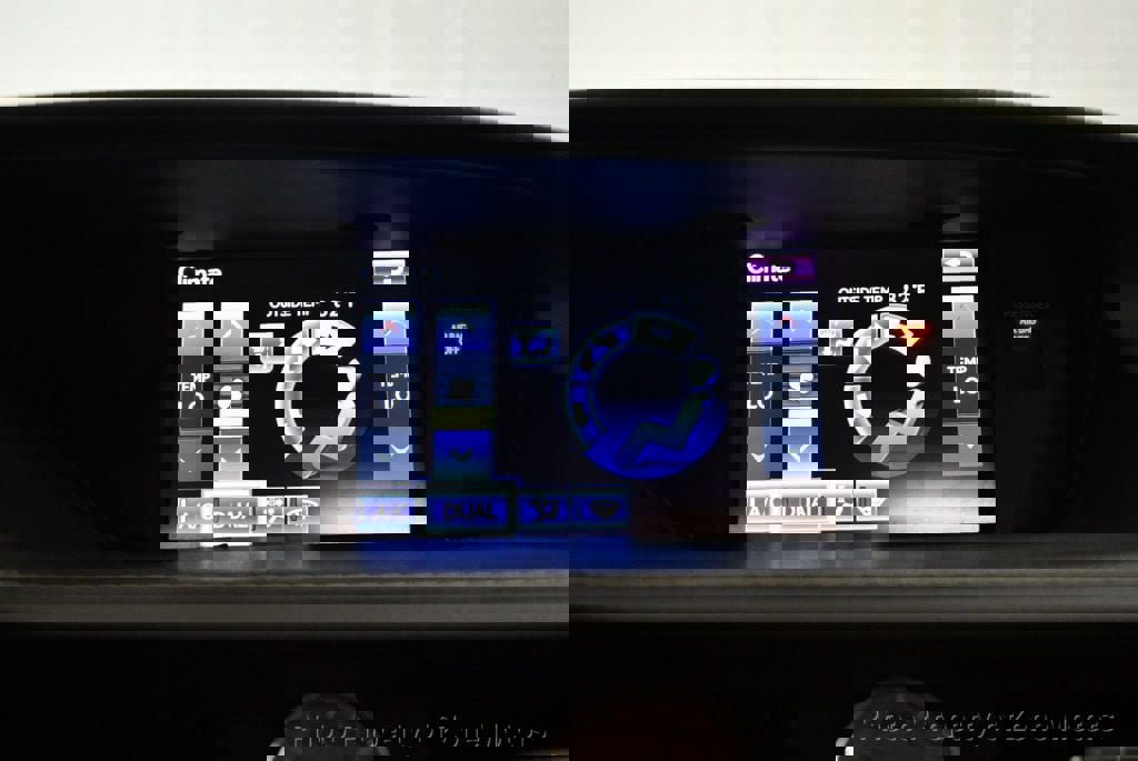 Used 2013 Lexus ES 300h image 45