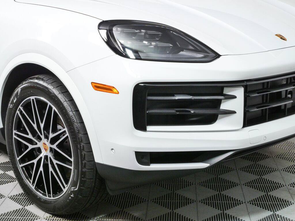 New 2026 Porsche Cayenne Coupe AWD/4WD image 39
