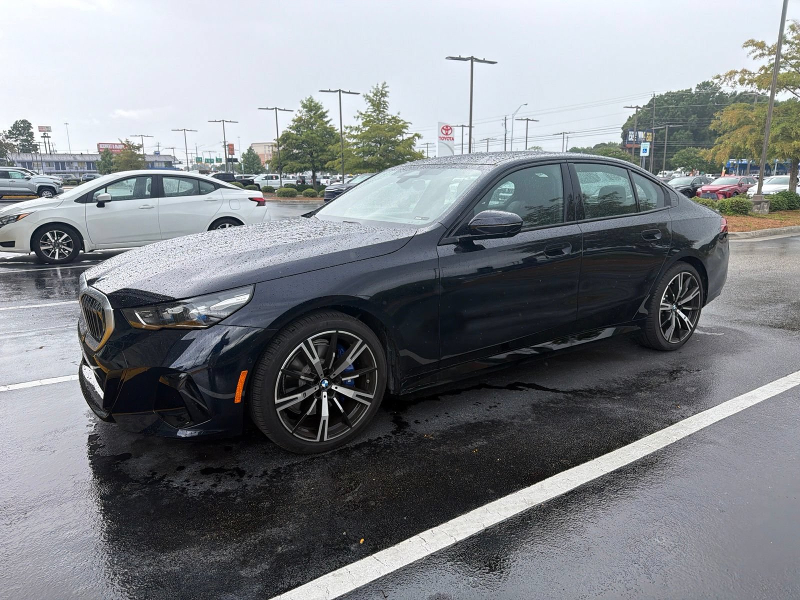 Used 2026 BMW 530i w/ M Sport Package RWD image 3